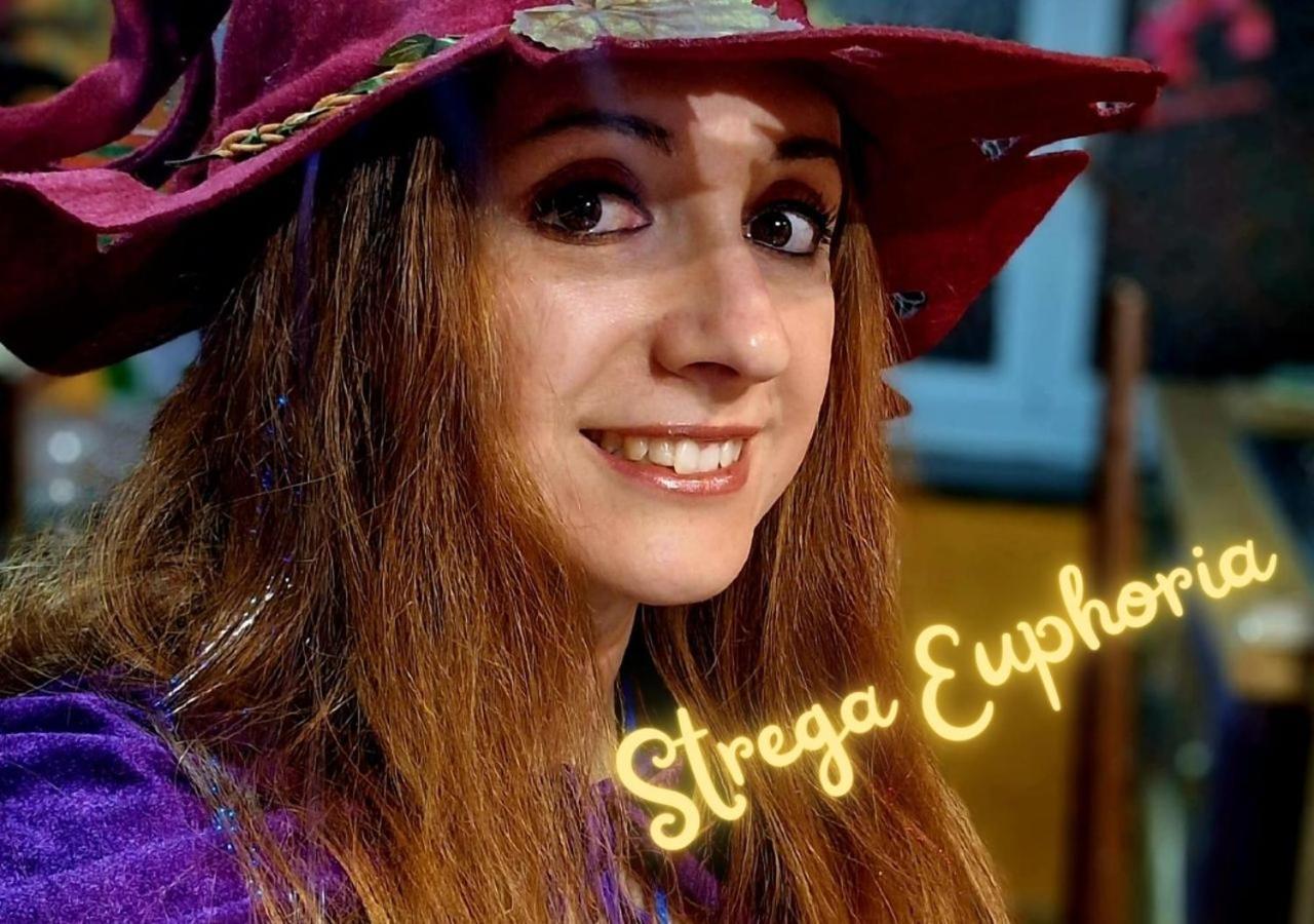 La Casa Di Strega Euphoria - Casa Vacanza Tra Arte E Magia Viterbo Exterior foto